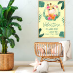 Décorez la chambre de votre enfant avec cette affiche prénom personnalisable tropicale & florale et ses jolis animaux de la jungle.