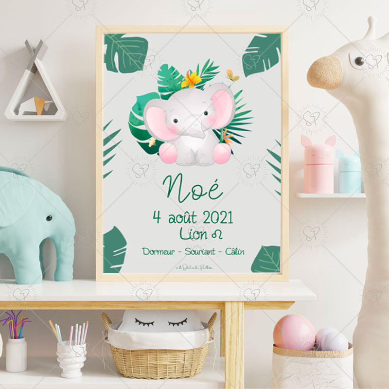 Décorez la chambre de votre enfant avec cette affiche prénom personnalisable tropicale et ses jolis animaux.