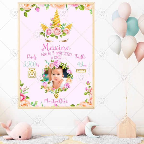 Immortalisez la naissance de votre enfant avec cette affiche personnalisable florale et sa jolie tête de licorne. Un joli souvenir à afficher dans sa chambre.