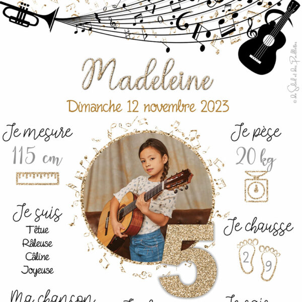 Cette affiche anniversaire musique peut aussi se décliner au format carte postale : une petite attention à offrir à vos invités en souvenir de la journée