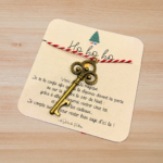 La clé magique pour permettre au Père Noël de rentrer est disponible dans le maxi kit magie de Noël