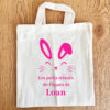 le mini tote bag pour la chasse aux oeufs de pâques existe en couleur rose avec la possiblité d'ajouter le prénom de l'enfant