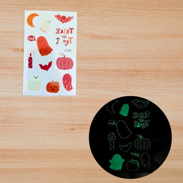 Planche de tatouages phosphorescents sur le thème d’Halloween pour enfants, motifs citrouilles et fantômes.