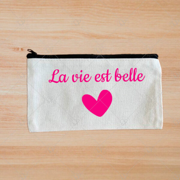 la trousse se personnalise en rose avec coeur, arc en ciel et autres picto de votre choix
