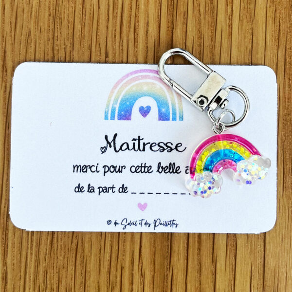 Pour remercier avec douceur une maîtresse après une belle année… il n'en faut pas plus qu'un arc-en-ciel