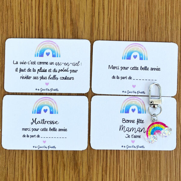 Le porte-clé arc-en-ciel, c'est le cadeau idéal pour les mamans, maîtresses, nounous, atsem ou amies qui ont besoin d'un peu de couleur dans leur quotidien