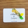 Porte-clé citron italien accompagné de sa petite carte assortie illustrée du message Amore et Limone.